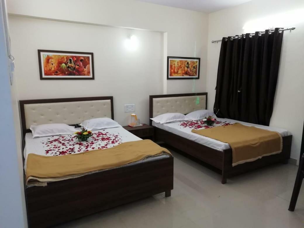 Maharaja Family Guest House Lonavala Eksteriør billede
