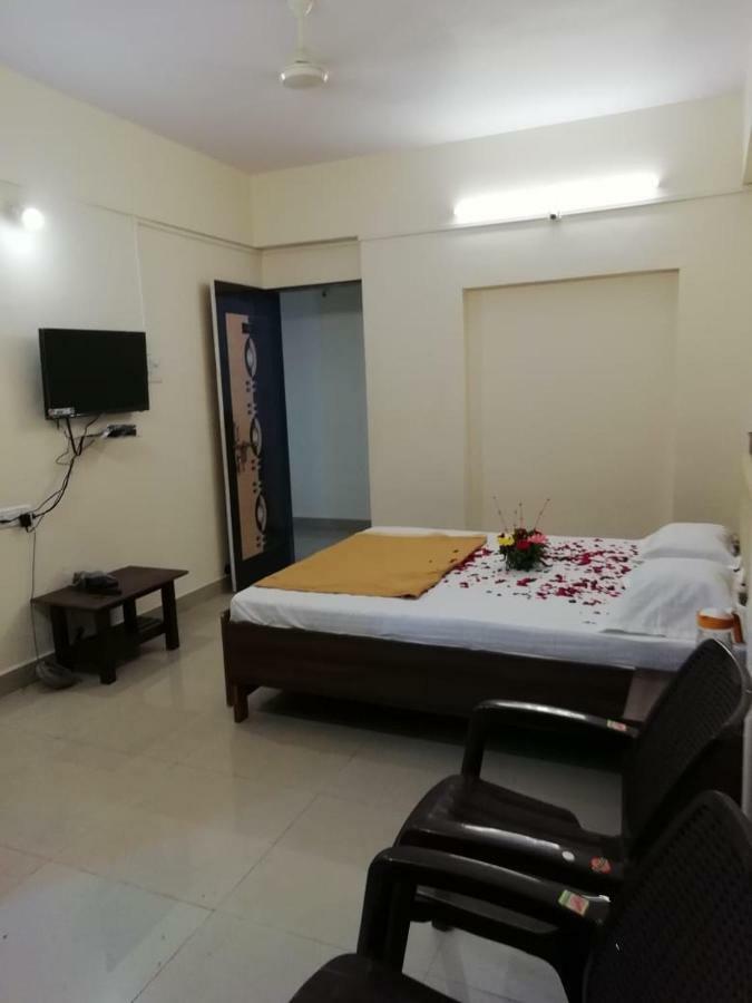 Maharaja Family Guest House Lonavala Eksteriør billede
