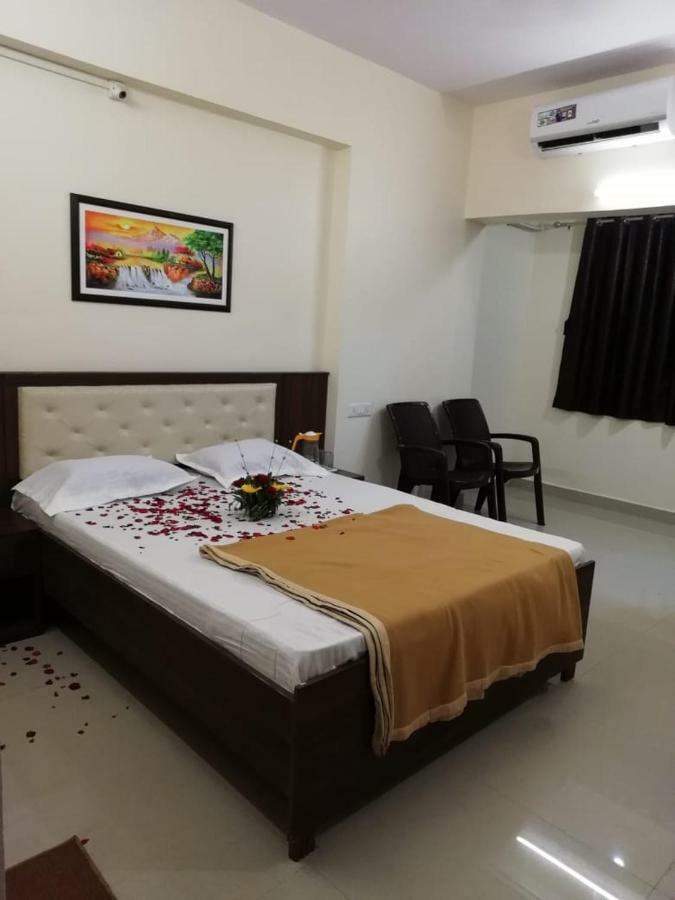 Maharaja Family Guest House Lonavala Eksteriør billede
