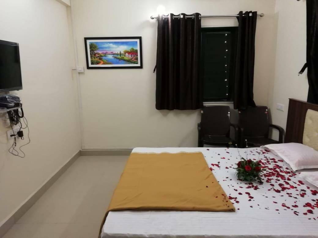 Maharaja Family Guest House Lonavala Eksteriør billede